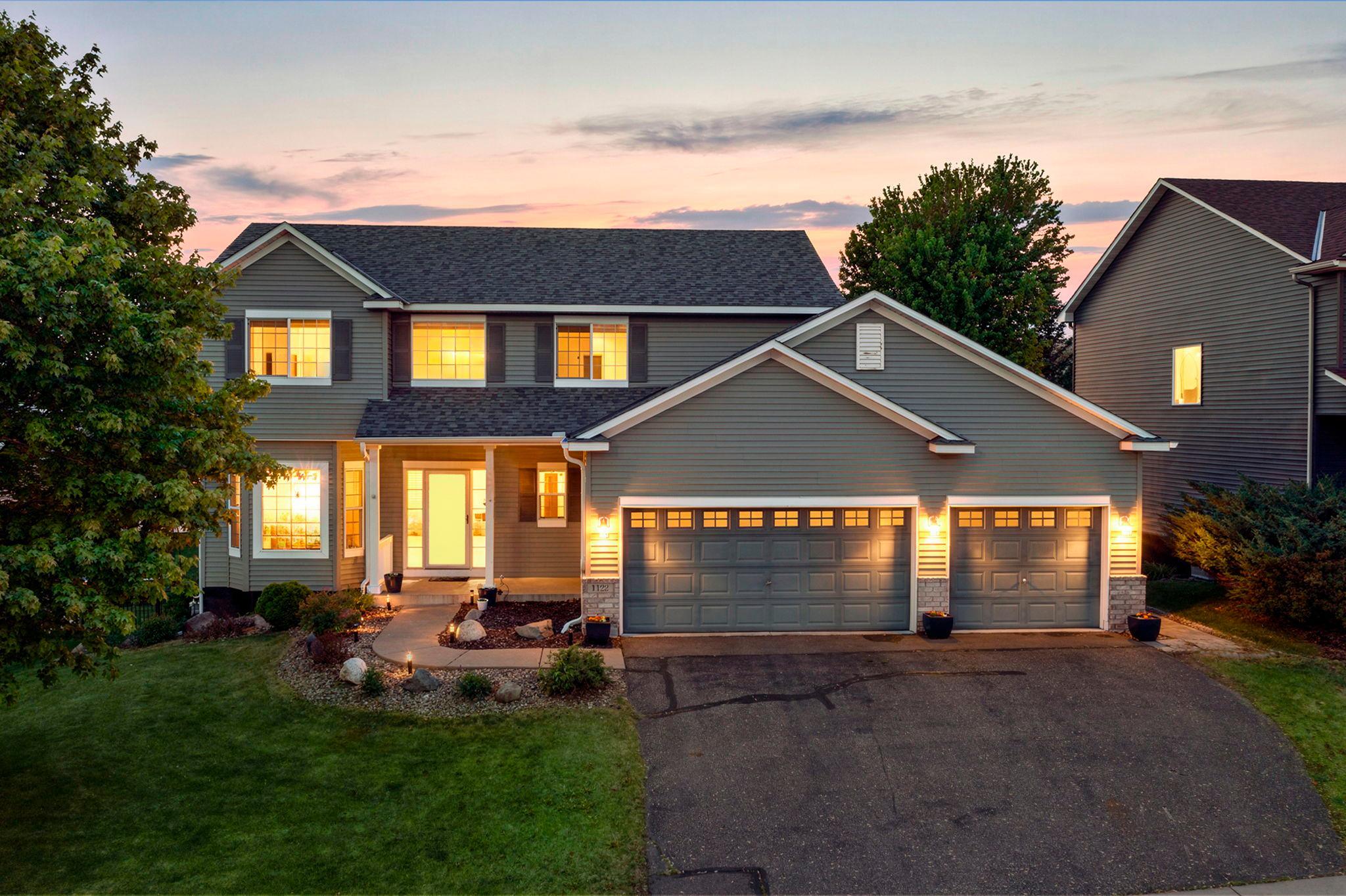 1122 Drew Drive Woodbury MN 55129