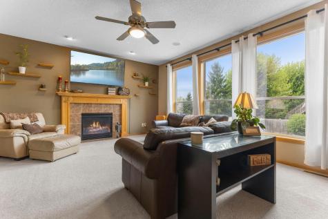 1122 Drew Drive Woodbury MN 55129