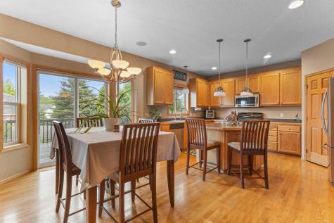 1122 Drew Drive Woodbury MN 55129