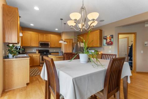 1122 Drew Drive Woodbury MN 55129