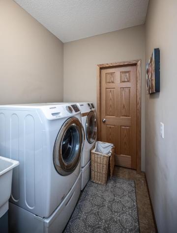 1122 Drew Drive Woodbury MN 55129