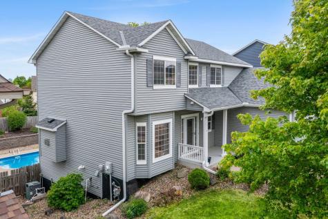1122 Drew Drive Woodbury MN 55129