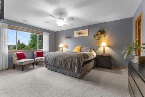 1122 Drew Drive Woodbury MN 55129
