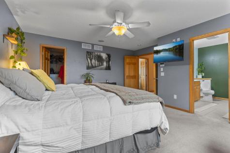 1122 Drew Drive Woodbury MN 55129