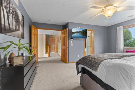 1122 Drew Drive Woodbury MN 55129