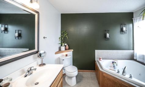 1122 Drew Drive Woodbury MN 55129
