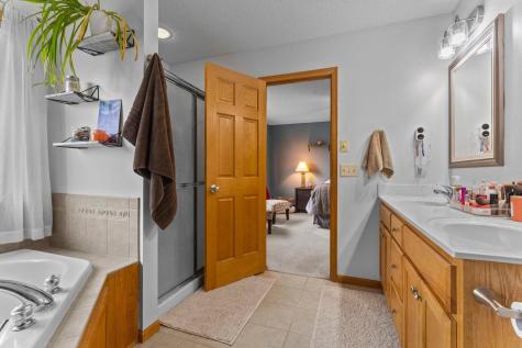 1122 Drew Drive Woodbury MN 55129