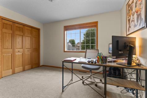 1122 Drew Drive Woodbury MN 55129
