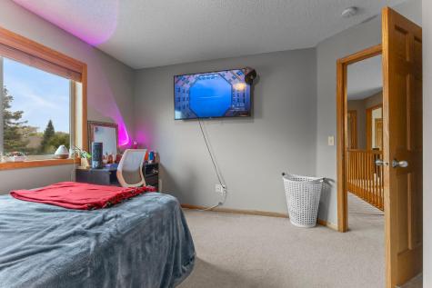 1122 Drew Drive Woodbury MN 55129