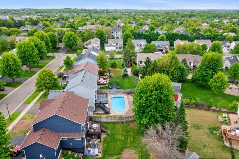 1122 Drew Drive Woodbury MN 55129