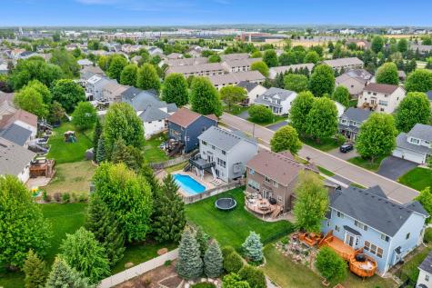 1122 Drew Drive Woodbury MN 55129
