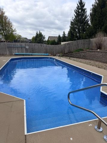 1122 Drew Drive Woodbury MN 55129