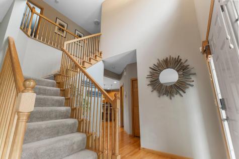 1122 Drew Drive Woodbury MN 55129