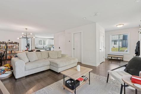 2084 E Reaney Avenue Saint Paul MN 55119