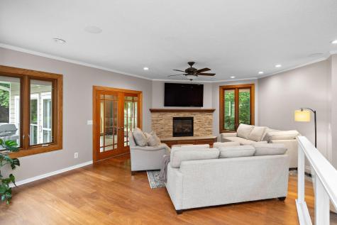 13412 Tudor Road Hopkins MN 55305