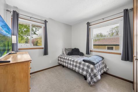 1618 Mclean Avenue Saint Paul MN 55106