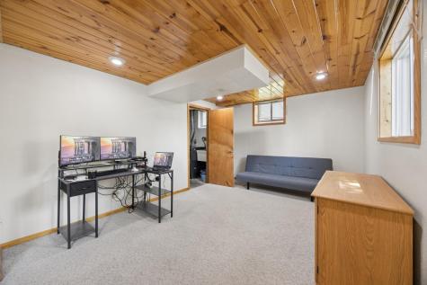 1618 Mclean Avenue Saint Paul MN 55106