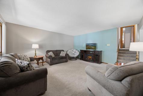 1618 Mclean Avenue Saint Paul MN 55106