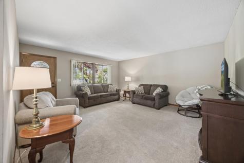 1618 Mclean Avenue Saint Paul MN 55106