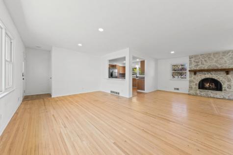 2134 Garnet Drive Eagan MN 55122
