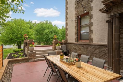 2224 W Lake Of The Isles Parkway Minneapolis MN 55405