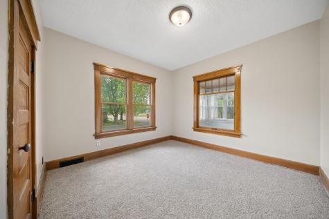 390 Mcgrann Street Green Isle MN 55338