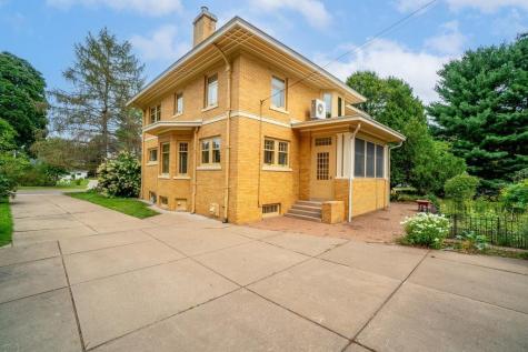 707 W Columbia Street Chippewa Falls WI 54729
