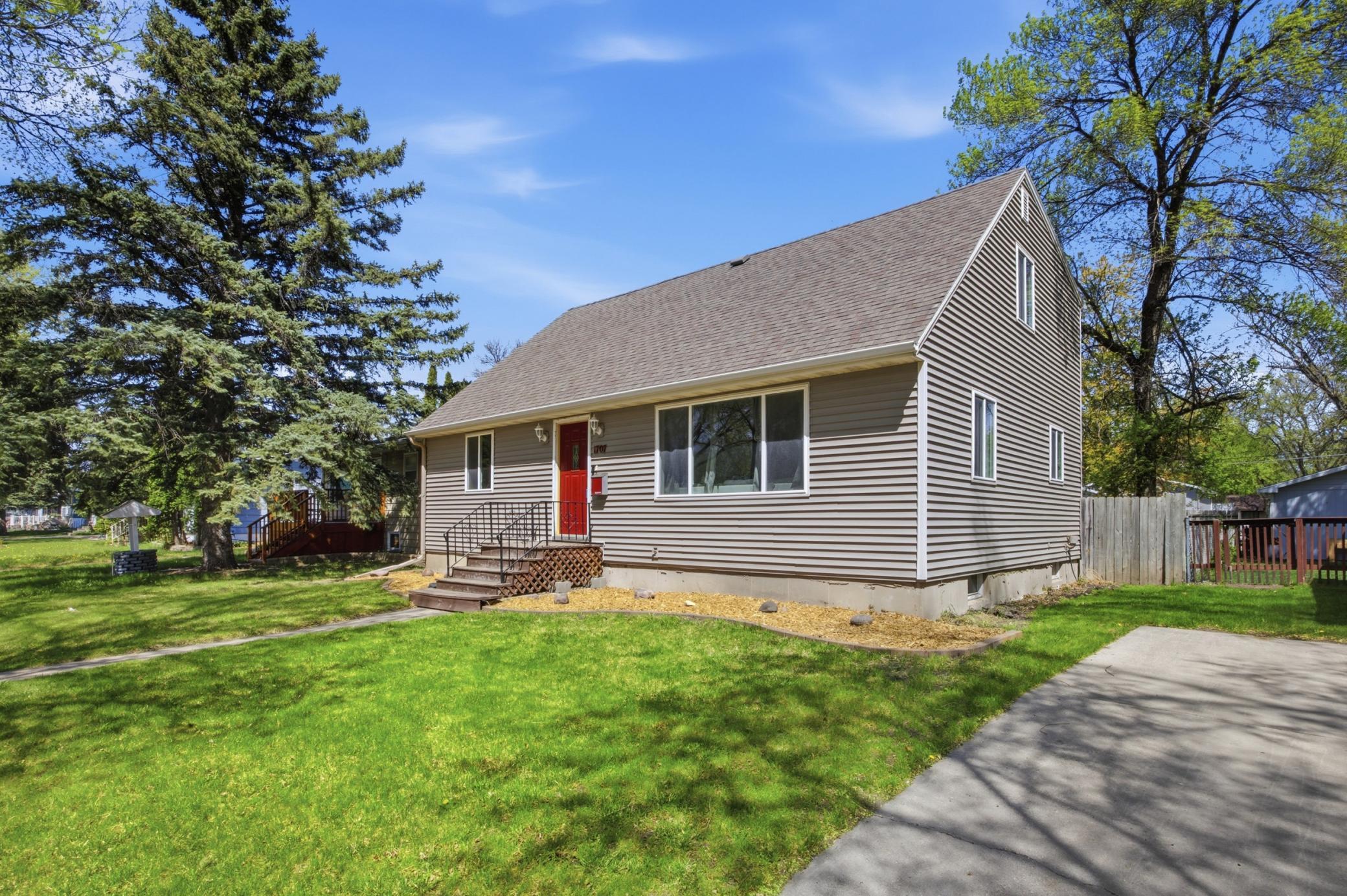 1707 6th Avenue S Fargo ND 58103