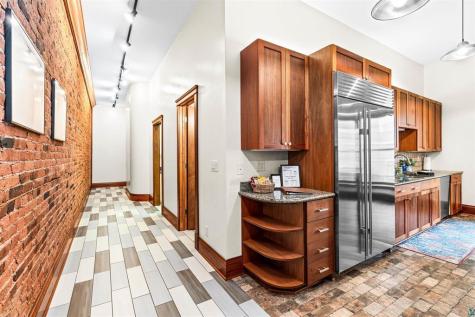 1 N Lake Avenue Duluth MN 55802