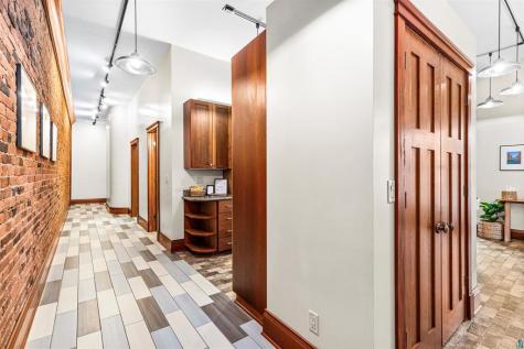 1 N Lake Avenue Duluth MN 55802