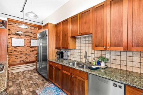 1 N Lake Avenue Duluth MN 55802