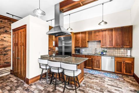 1 N Lake Avenue Duluth MN 55802