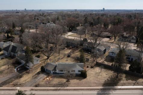 6725 Valley View Road Edina MN 55439