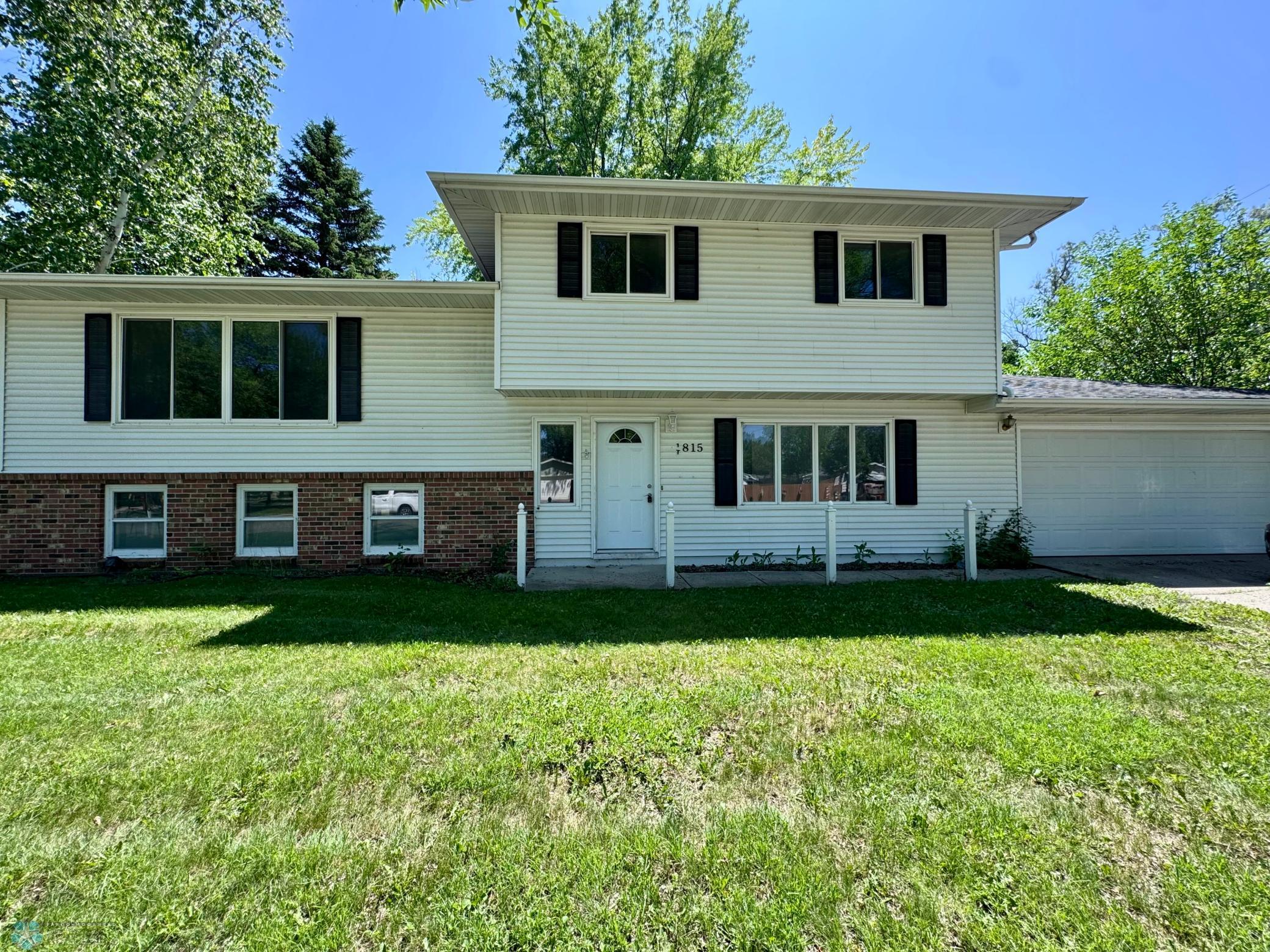 1815 20th Avenue S Moorhead MN 56560