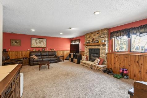 1564 Knoll Drive Shoreview MN 55126