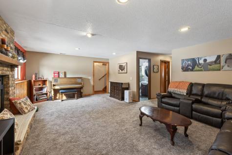 1564 Knoll Drive Shoreview MN 55126