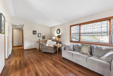 1564 Knoll Drive Shoreview MN 55126