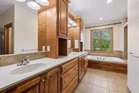 1676 Isabella Parkway Chaska MN 55318