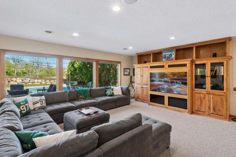 1676 Isabella Parkway Chaska MN 55318