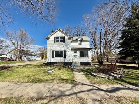 404 2ND Street S Wahpeton ND 58075