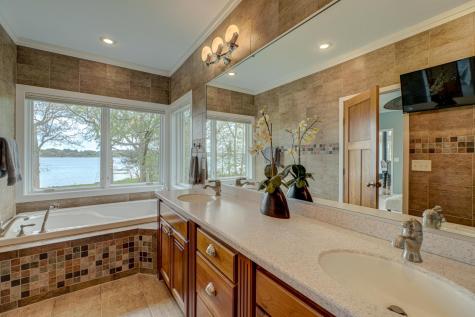 5256 Oxford Street N Shoreview MN 55126
