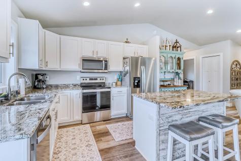 6879 67th Street S Horace ND 58047