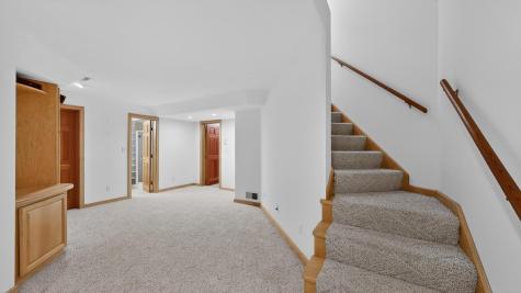 1052 Foxcroft Circle SW Rochester MN 55902