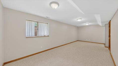 1052 Foxcroft Circle SW Rochester MN 55902