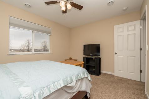 4129 Jarmann Lane Shakopee MN 55379