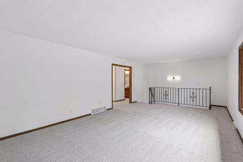 2460 Kewanee Way Golden Valley MN 55422