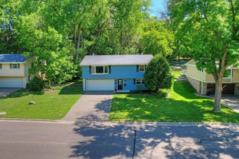 2460 Kewanee Way Golden Valley MN 55422
