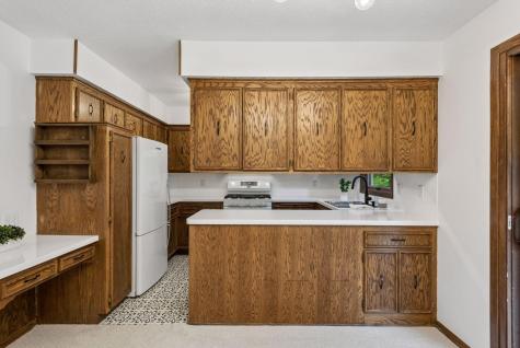 2460 Kewanee Way Golden Valley MN 55422
