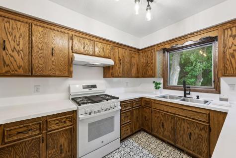 2460 Kewanee Way Golden Valley MN 55422