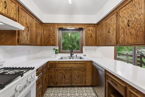 2460 Kewanee Way Golden Valley MN 55422